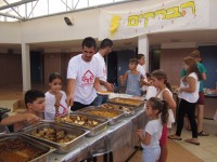 serving-food-camp-200x150